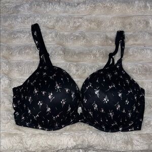 Victoria's Secret Body By Victoria Push-Up Bra - 38 D - Black Floral